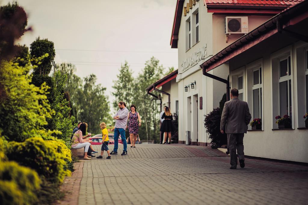 Laura Acomodação com café da manhã Bełchatów Exterior foto